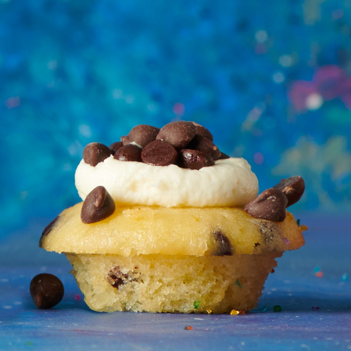 Birthday Gift Box 25-Pack w/ Zodiac Cupcakes