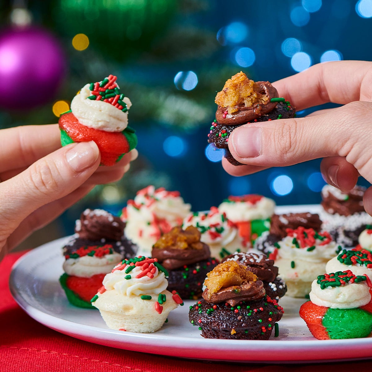 Holiday Party Cupcakes 100-Pack