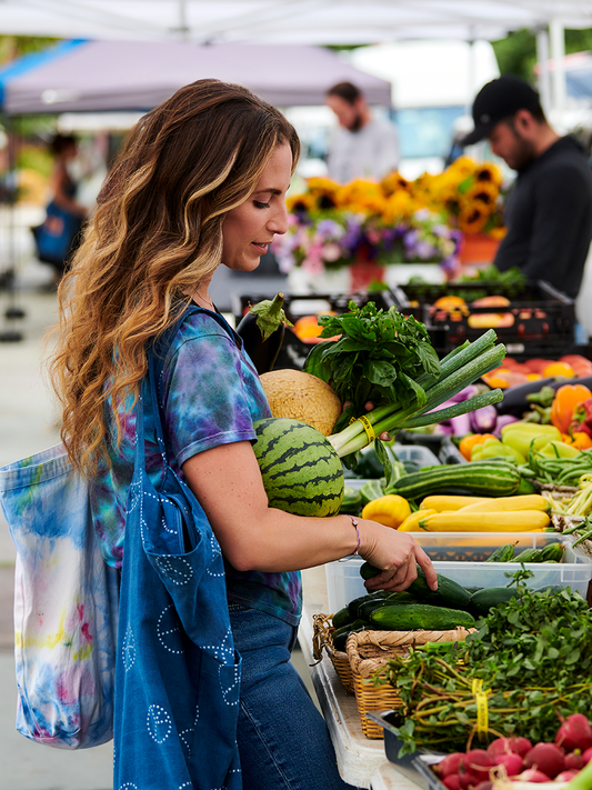 melissa at a farmer's market
