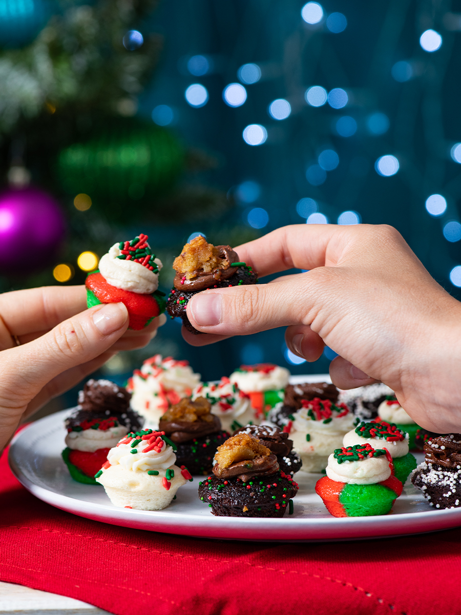 Our Favorite Festive, Holiday-Inspired Cupcake Pairings 